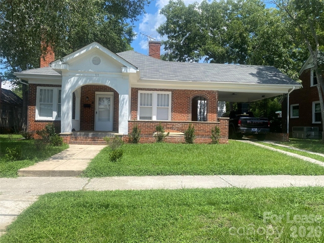 111 N York Street N - Photo 1