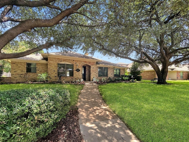 2312 Bush Circle - Photo 1