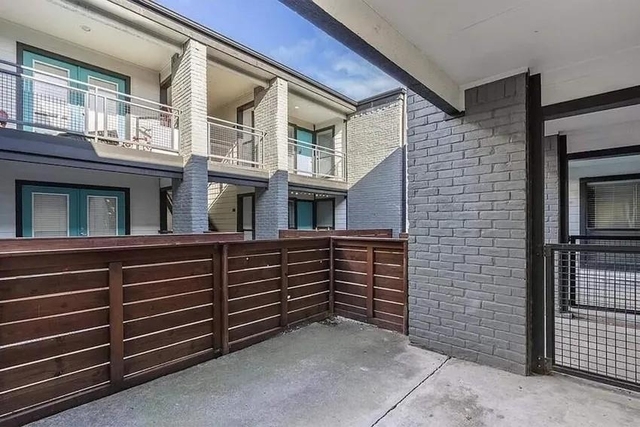 1925 Moser Avenue - Photo 1