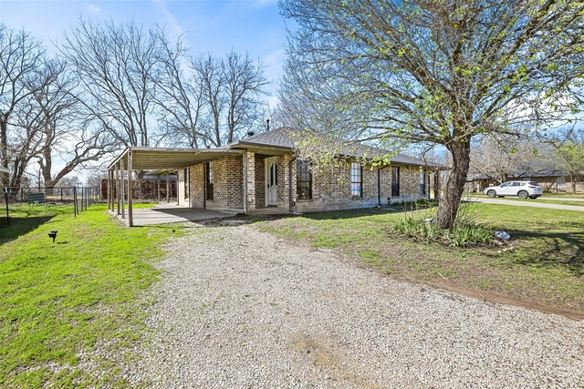 226 E Pritchard Lane - Photo 1