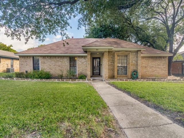 5114 Vera Cruz Drive - Photo 1