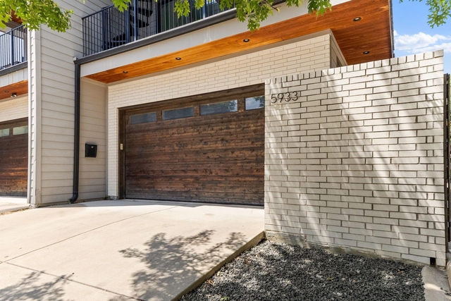 5933 Oram Street - Photo 1