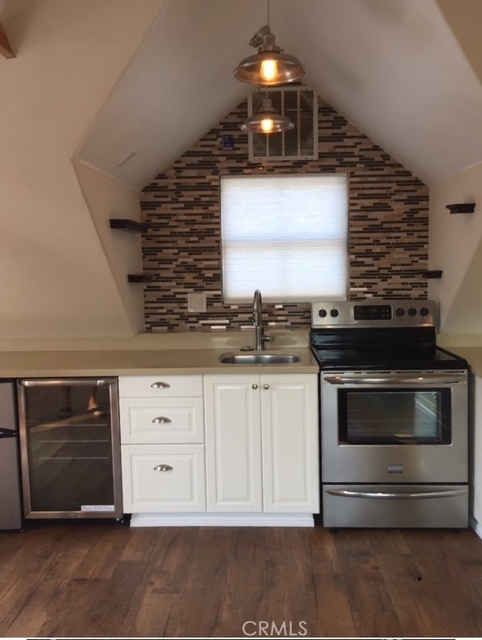 712 W Amerige Avenue - Photo 1
