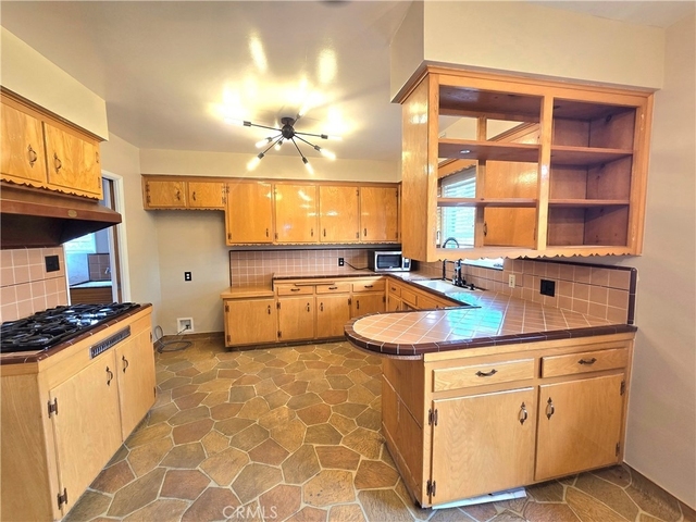 932 W Granada Court - Photo 1