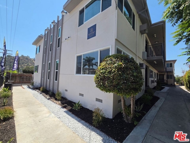 9949 Pinewood Avenue - Photo 1