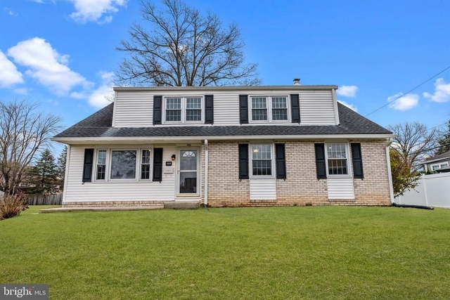 131 Kipling Drive - Photo 1