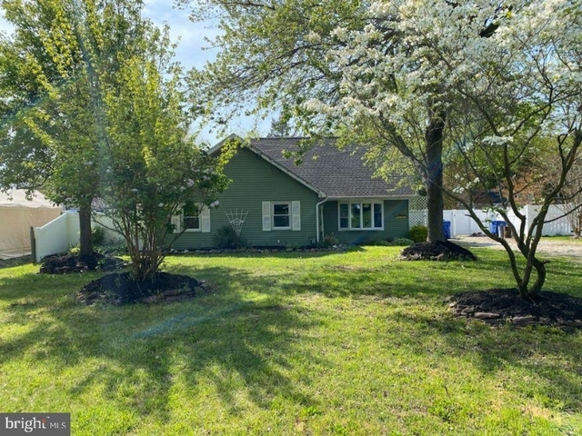 75 N Locust Avenue - Photo 1