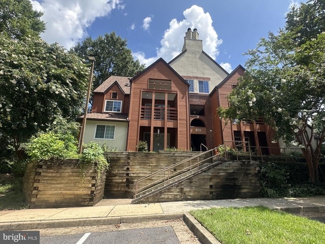 4916 Columbia Road - Photo 1