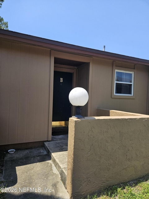 1456 Gifford Avenue - Photo 1
