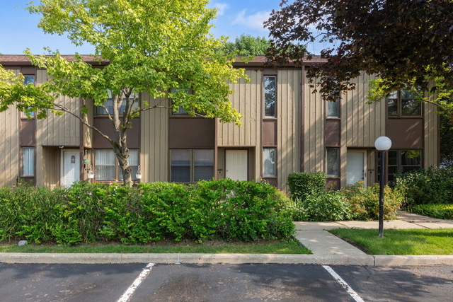 620 N Hough Street - Photo 1