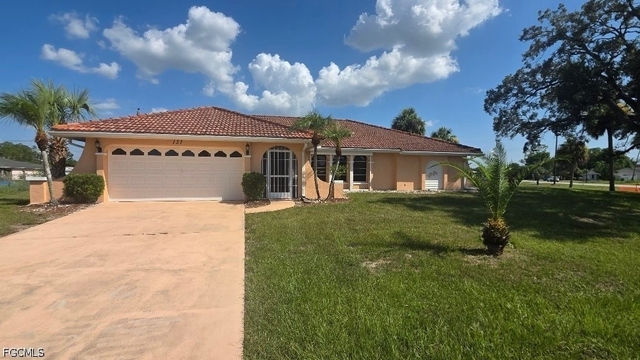 137 Dania Circle - Photo 1