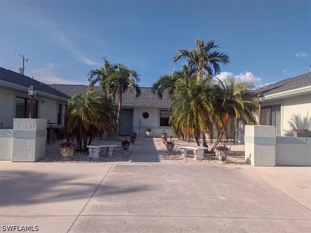 715 Se 47th Street - Photo 1