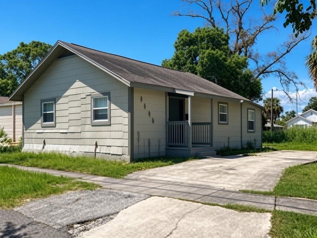 1125 13th Avenue S - Photo 1