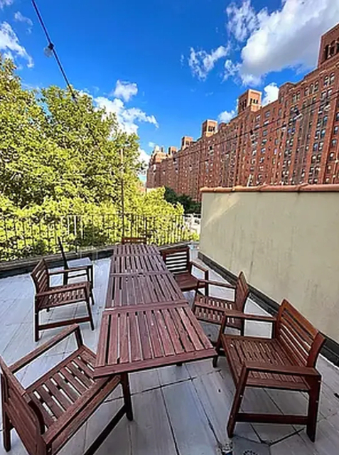 248 10th Avenue - Photo 1