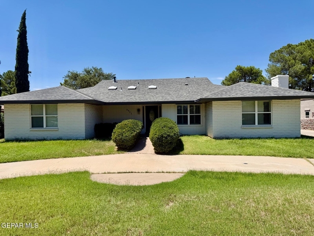 4921 Vista Grande Circle - Photo 1