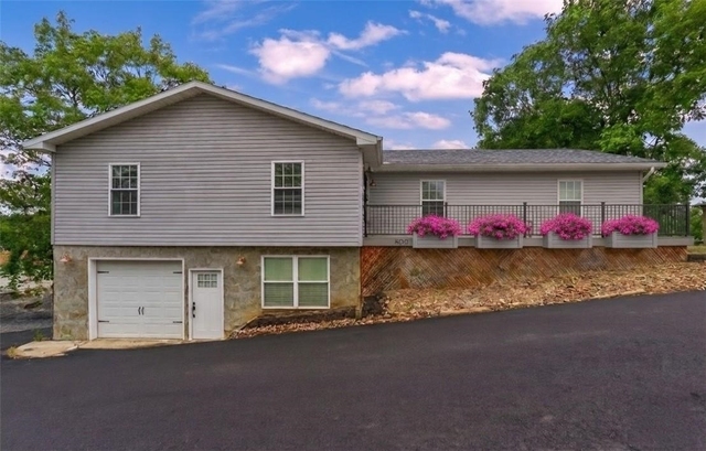303 Garfield Ave - Photo 1