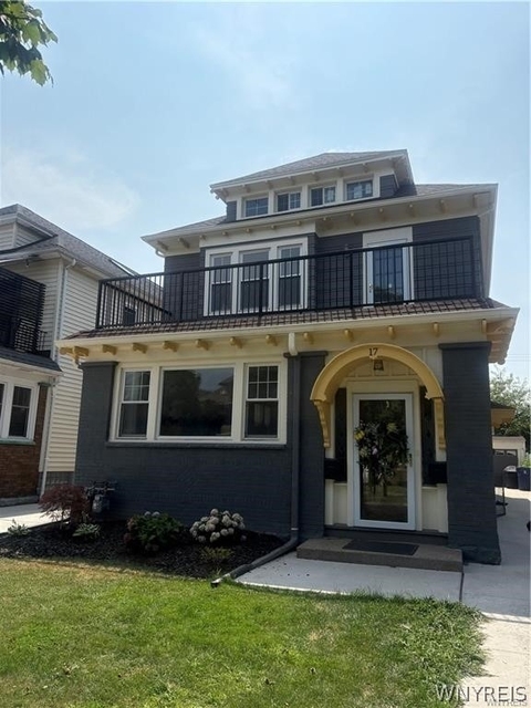 17 Tacoma Avenue - Photo 1