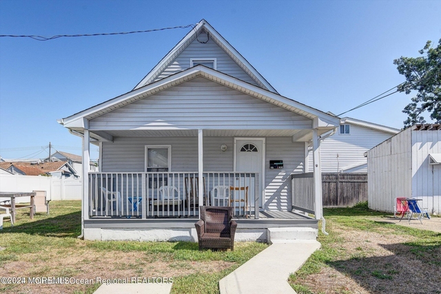 408 16th Avenue - Photo 1