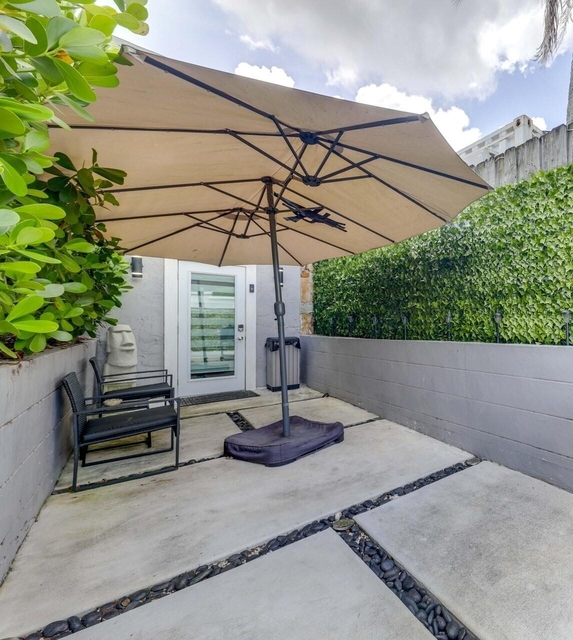 3609 Sw 58th Avenue - Photo 1