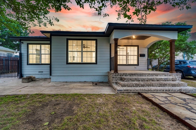 4728 Houghton Avenue - Photo 1