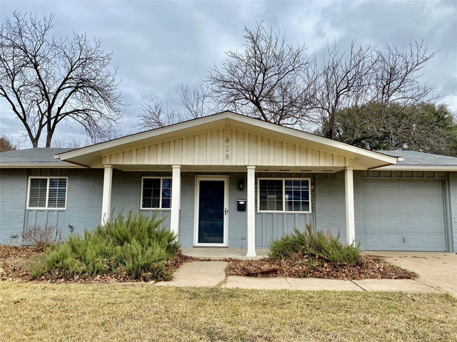 828 Kingswood Avenue - Photo 1