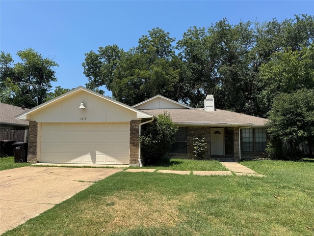 1613 Jasmine Lane - Photo 1