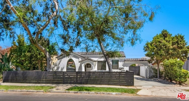 8906 S Harvard Boulevard - Photo 1