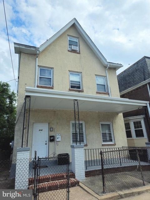 218 E Price Street - Photo 1