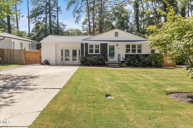 2115 Bellaire Avenue - Photo 1
