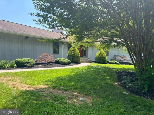 1920 Woodstock Road - Photo 1