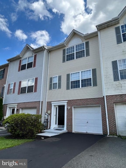 65 Highland Circle - Photo 1