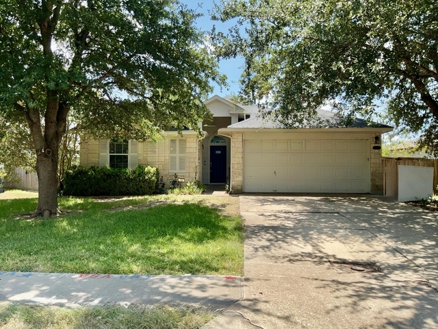 706 Stewart Dr - Photo 1