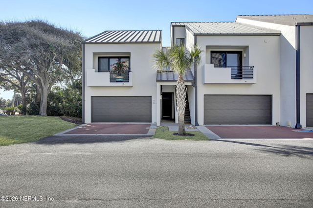 743 Spinnakers Reach Drive - Photo 1