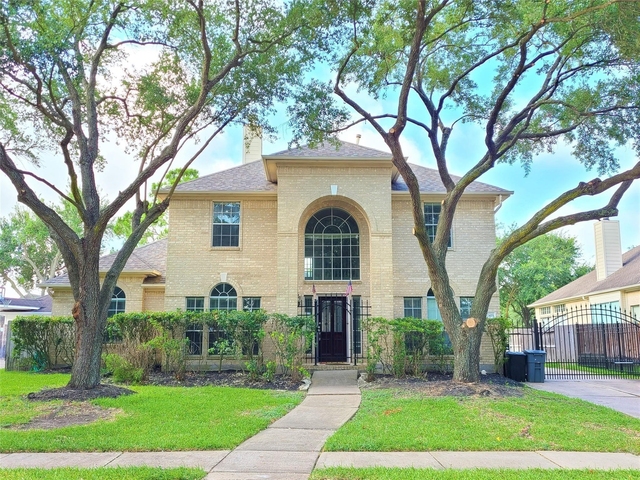 12419 Shadycrest Drive - Photo 1