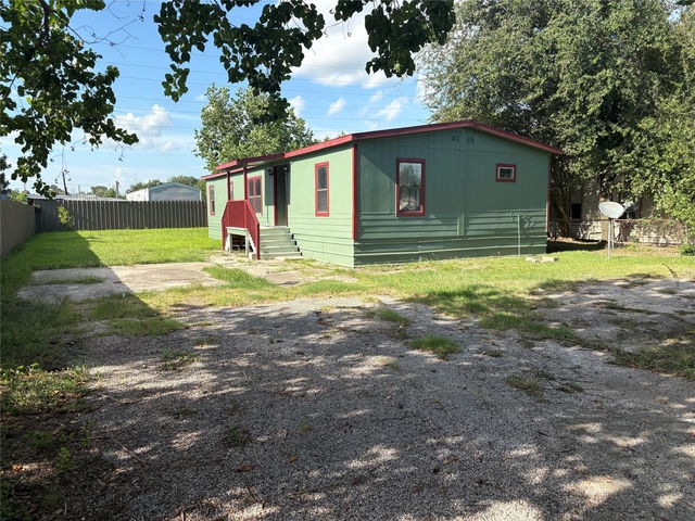 16211 N Shore Drive - Photo 1