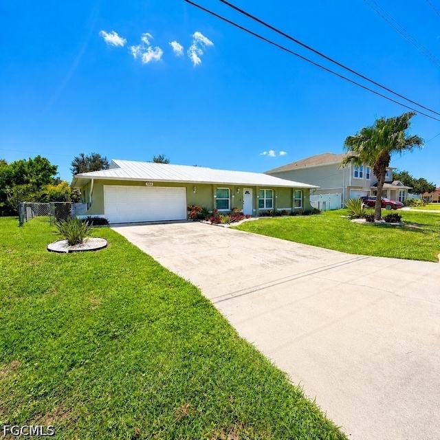 124 Se 27th Street - Photo 1