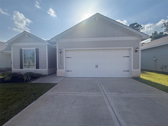 15415 Maple Terrace Drive - Photo 1