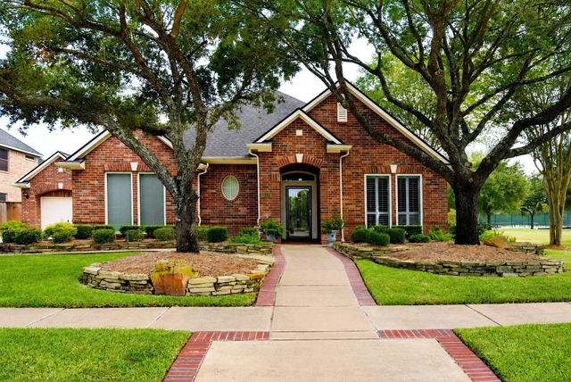 16415 Burham Park Drive - Photo 1