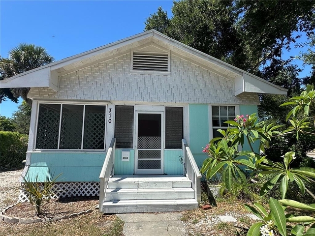 310 Spring Court - Photo 1