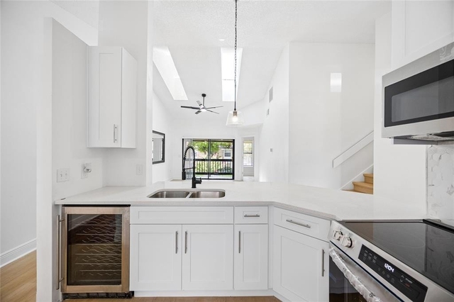 3118 S Semoran Boulevard - Photo 1