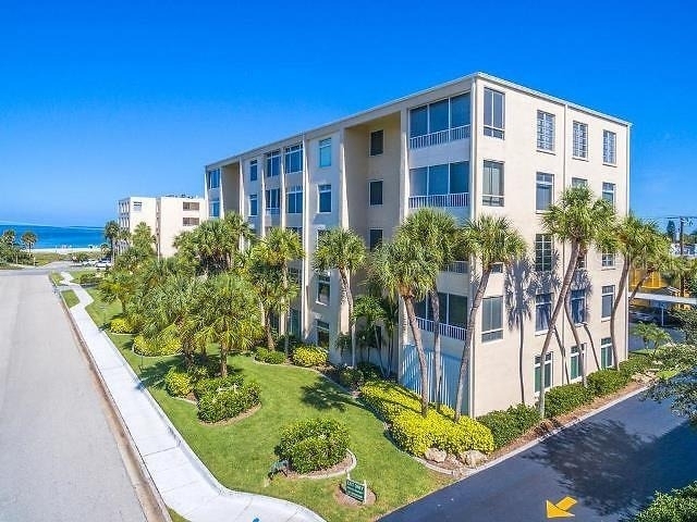 716 Granada Avenue - Photo 1