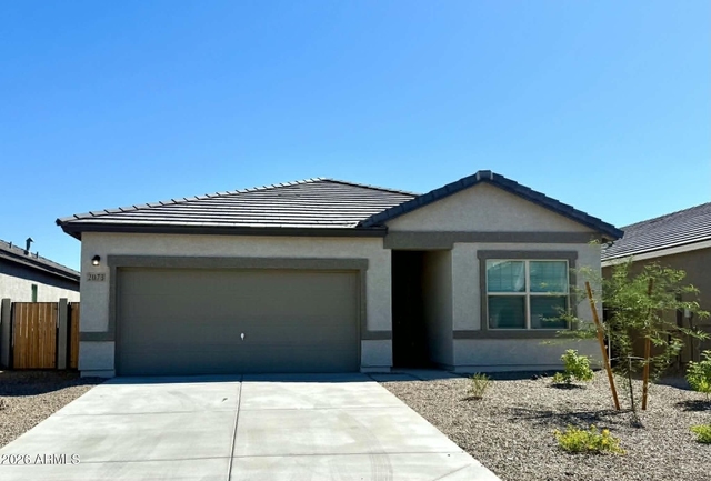 2073 E Driftwood Drive - Photo 1