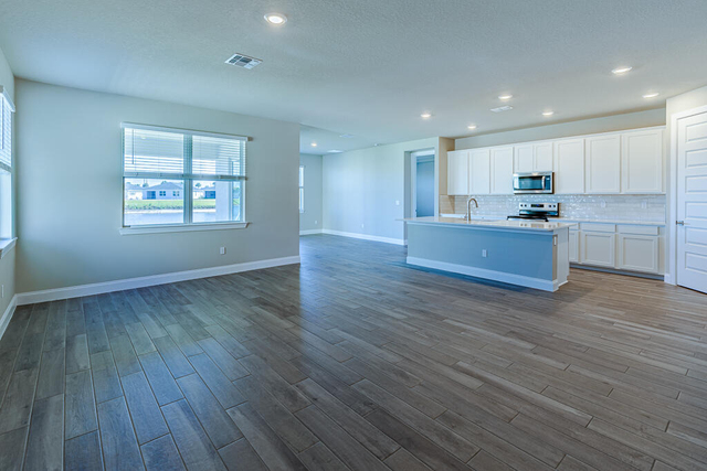 9002 Dahlia Circle - Photo 1