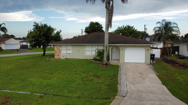 1901 Sw Dorado Lane - Photo 1