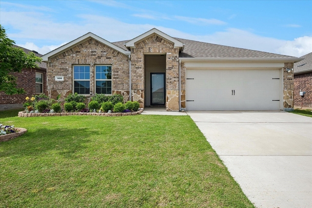 936 Glover Drive - Photo 1