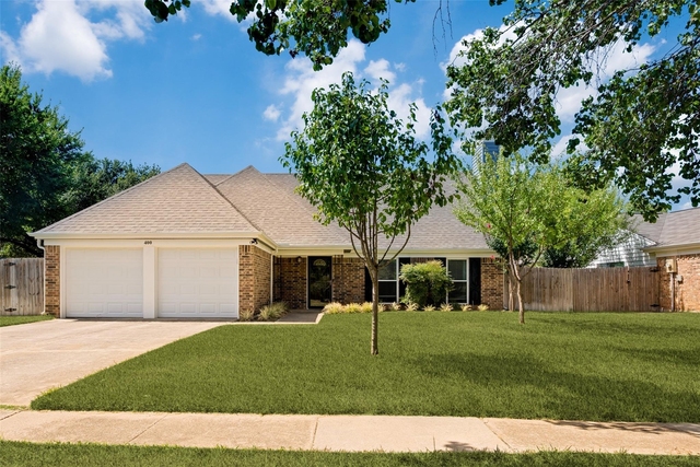 400 Harrington Lane - Photo 1