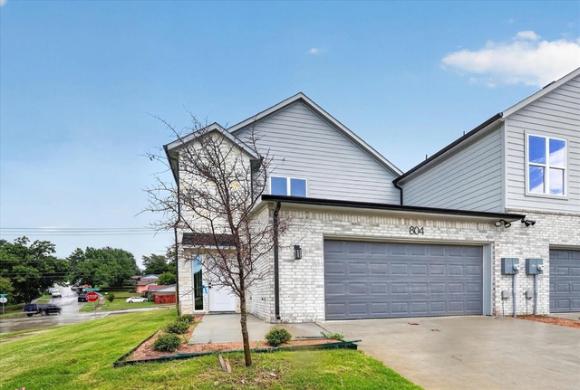 804 Premier - Photo 1