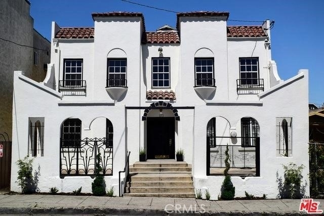1145 S New Hampshire - Photo 1