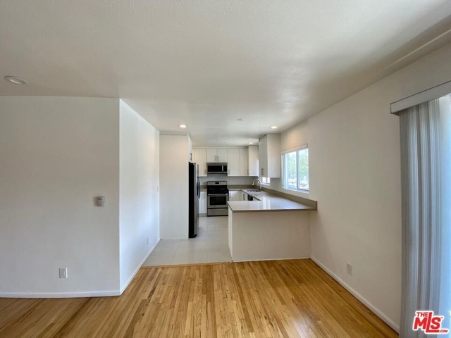 149 S Hayworth Avenue - Photo 1