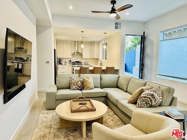 948 E 67th Street - Photo 1